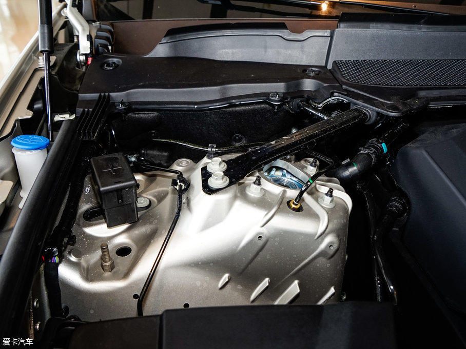 2017l(f)F 3.0 V6 HSE