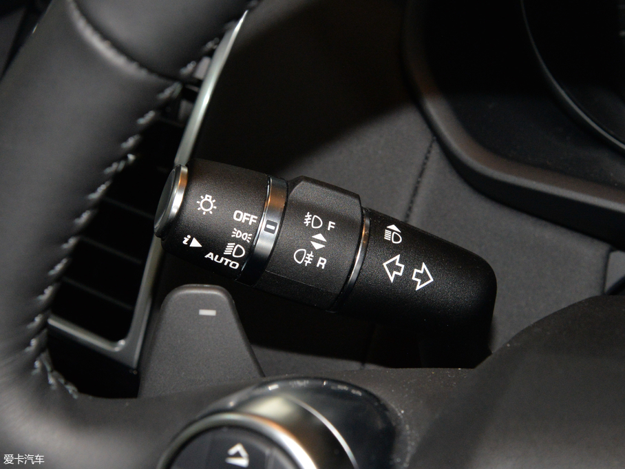 2017l(f)F(xin) 3.0 V6 SE