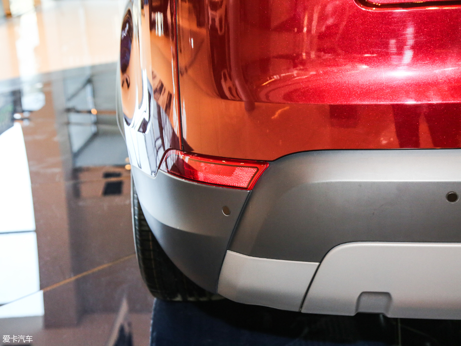 2017l(f)F(xin) 3.0 V6 SE