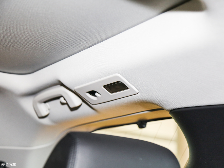 2017l(f)F(xin) 3.0 V6 SE