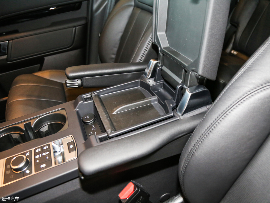 2017l(f)F(xin) 3.0 V6 SE