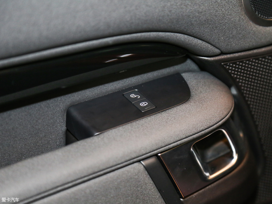 2017l(f)F(xin) 3.0 V6 SE