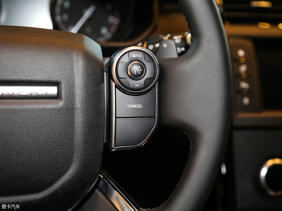 2017l(f)F(xin) 3.0 V6 SE