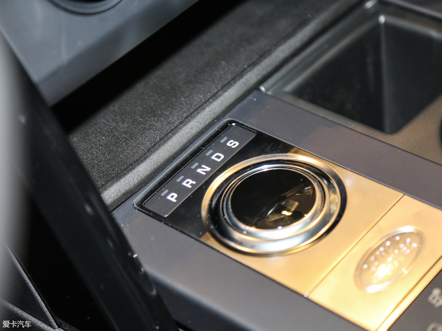 2017l(f)F(xin) 3.0 V6 SE