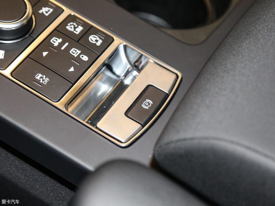 2017l(f)F(xin) 3.0 V6 SE