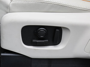 20173.0 V6 HSE LUXURY {{