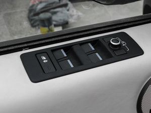 20173.0 V6 HSE LUXURY {܇ƅ^(q)	