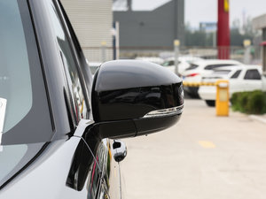 2017款3.0 V6 S 后视镜