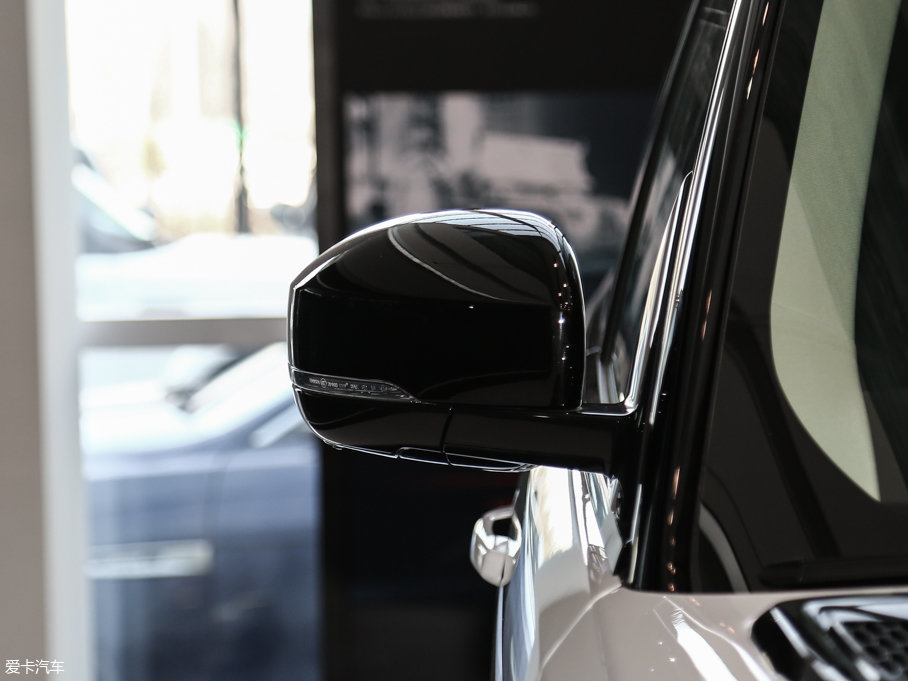 2017\(yn)(dng) 3.0 V6 SC HSE DYNAMIC