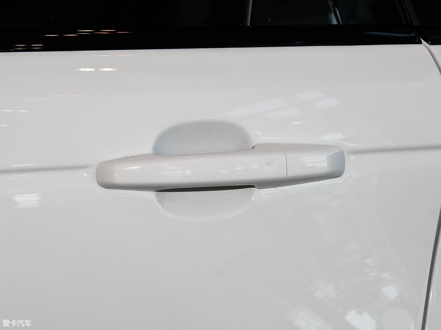 2017\(yn)(dng) 3.0 V6 SC HSE DYNAMIC