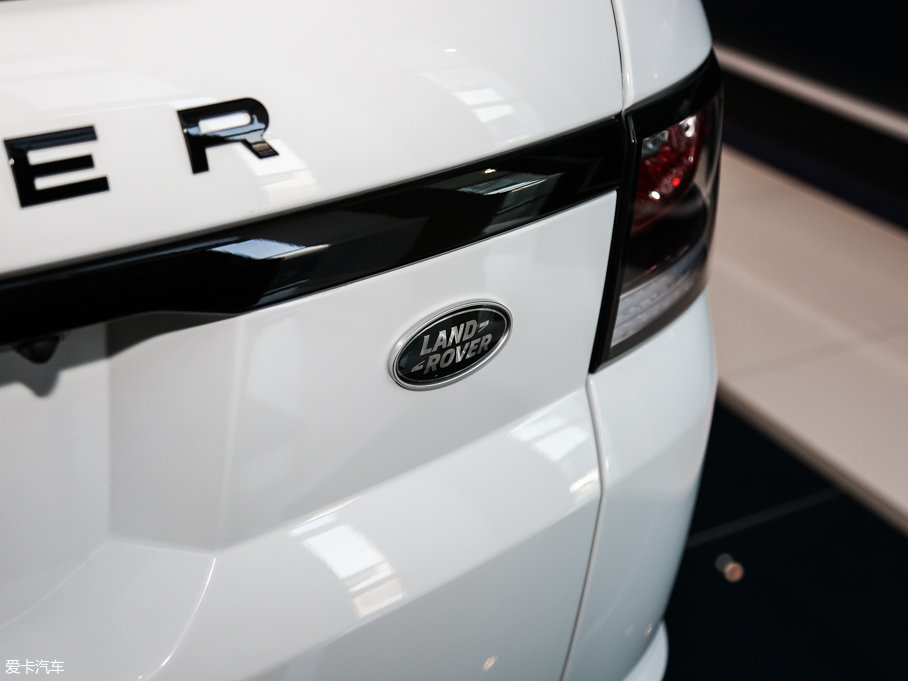 2017\ 3.0 V6 SC HSE DYNAMIC