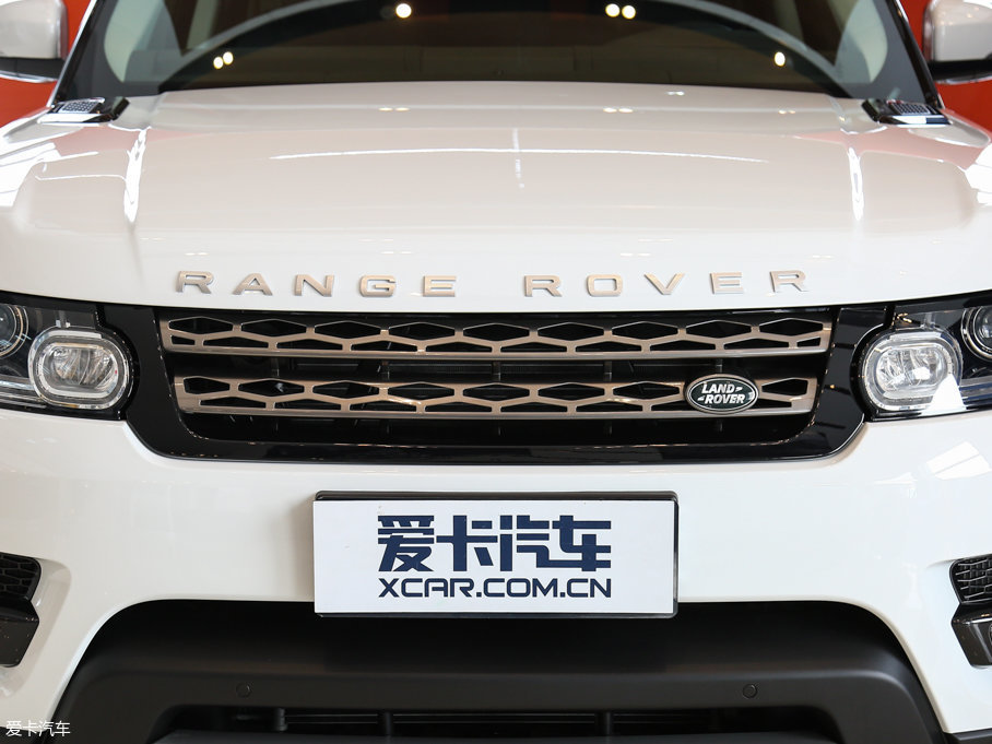 2017\ 3.0 V6 SC SE