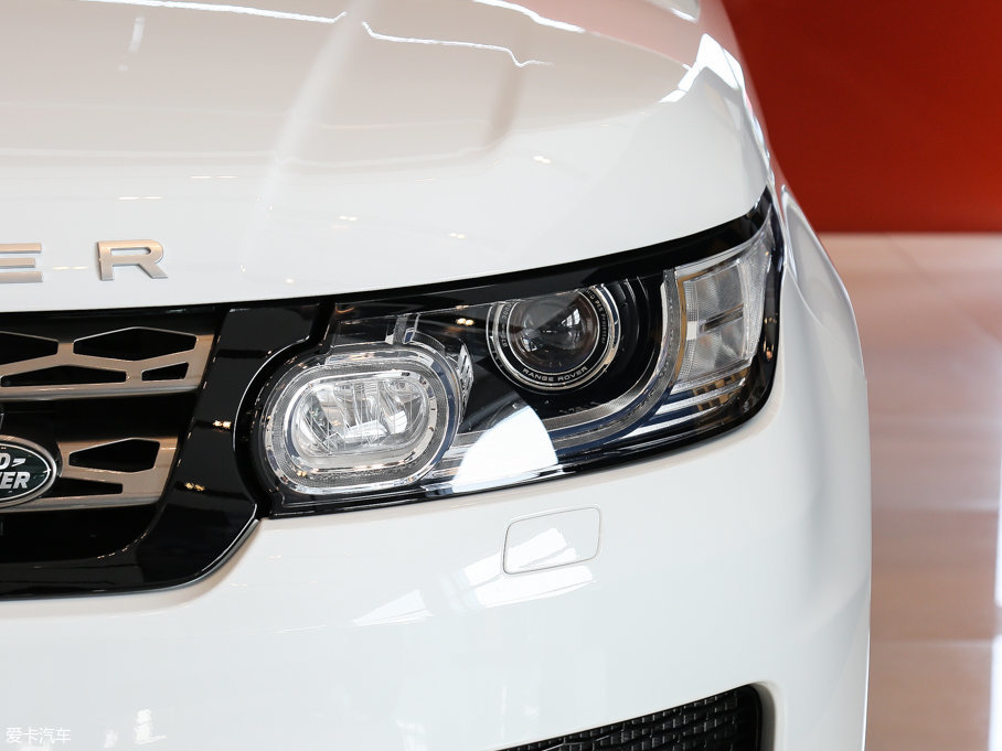 2017\ 3.0 V6 SC SE