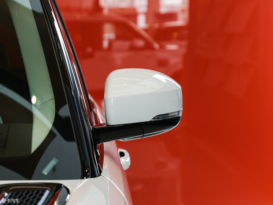 2017\ 3.0 V6 SC SE