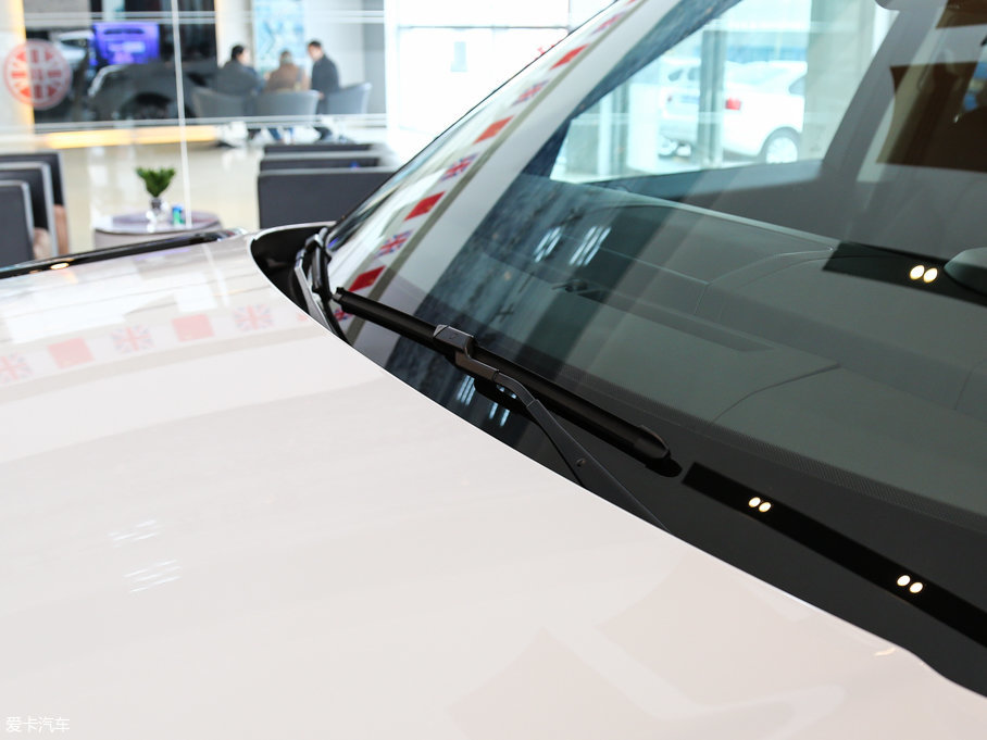 2017\ 3.0 V6 SC SE