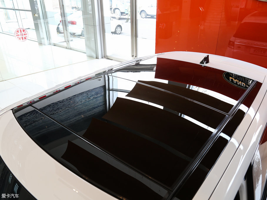 2017\ 3.0 V6 SC SE