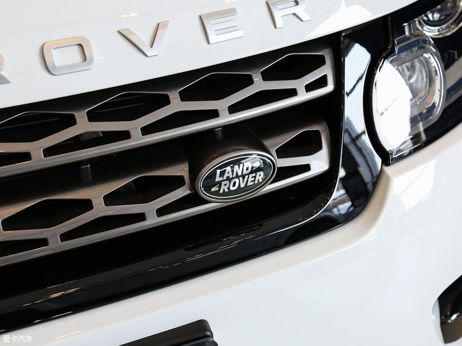 2017\ 3.0 V6 SC SE