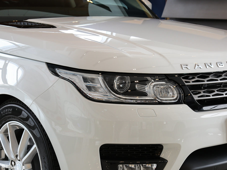 2017\ 3.0 V6 SC SE