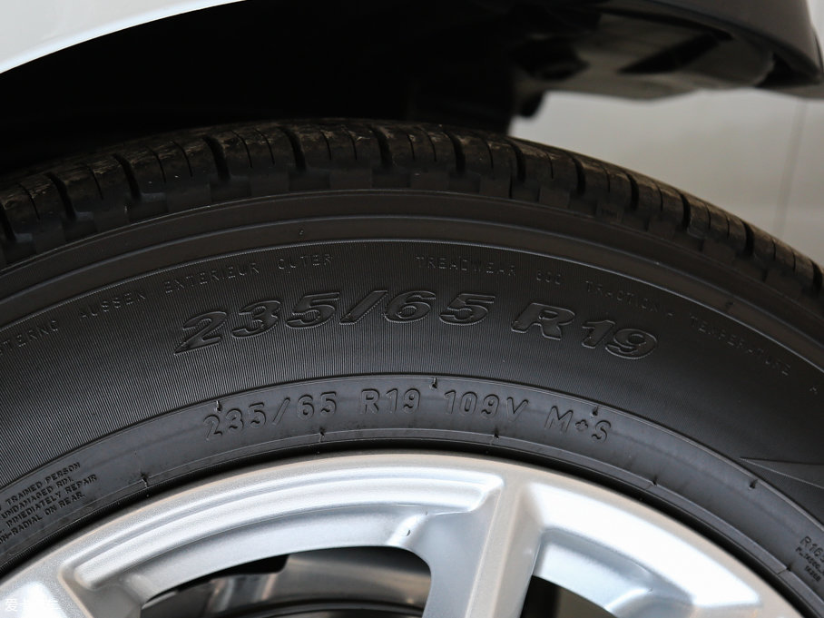 2017\ 3.0 V6 SC SE