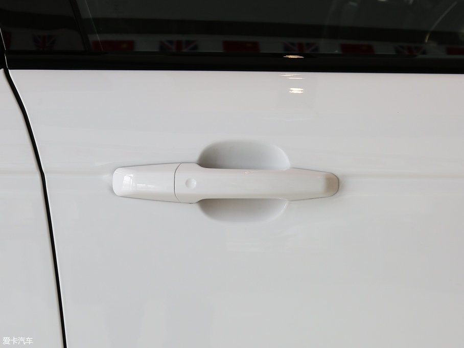 2017\ 3.0 V6 SC SE