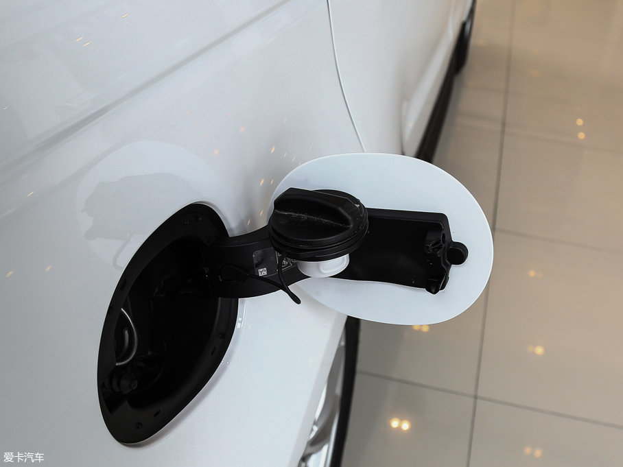 2017\ 3.0 V6 SC SE