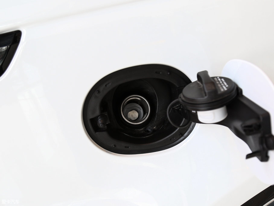 2017\ 3.0 V6 SC SE