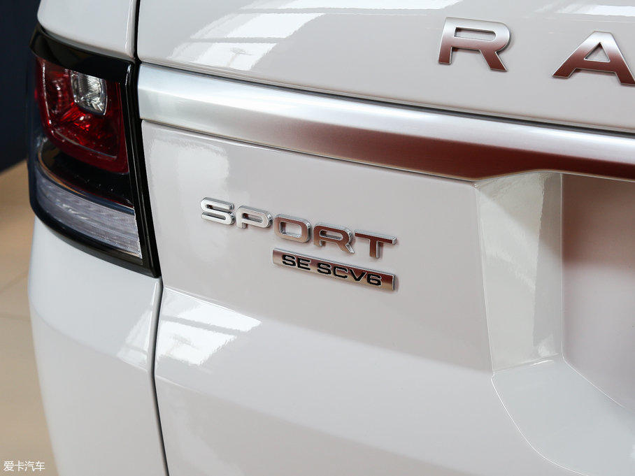 2017\ 3.0 V6 SC SE