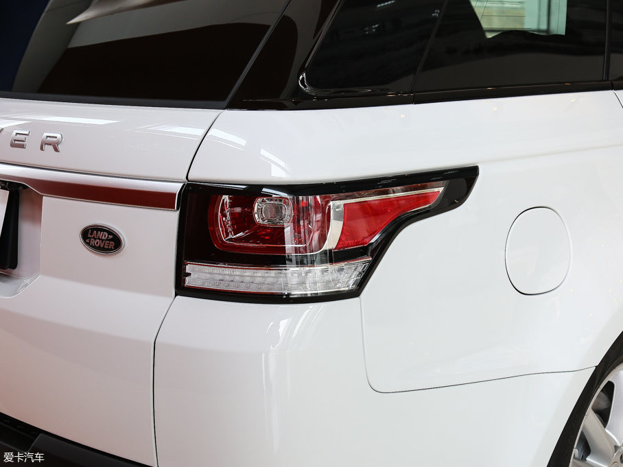 2017����\�� 3.0 V6 SC SE