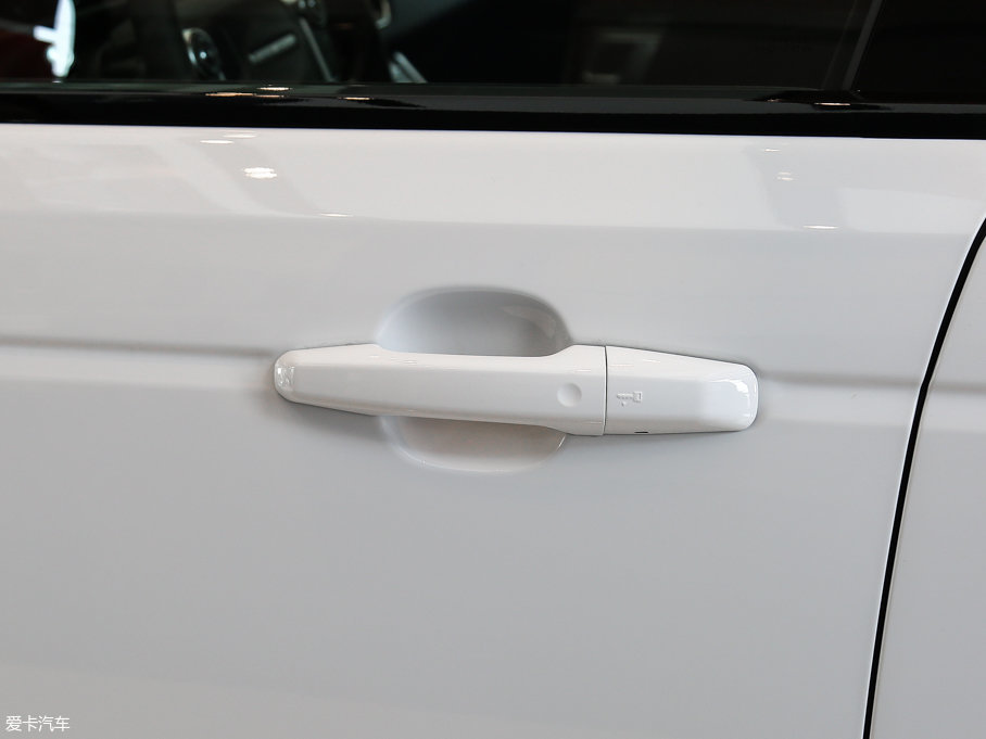 2017\ 3.0 V6 SC SE