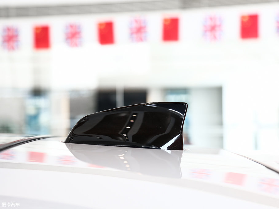 2017\ 3.0 V6 SC SE