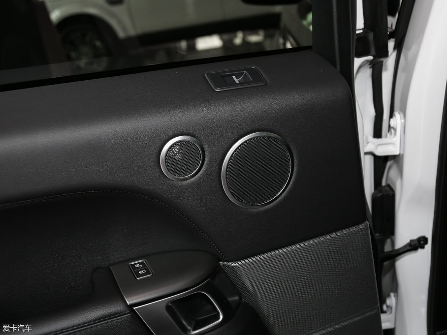 2017\ 3.0 V6 SC SE