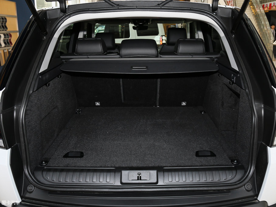 2017\ 3.0 V6 SC SE