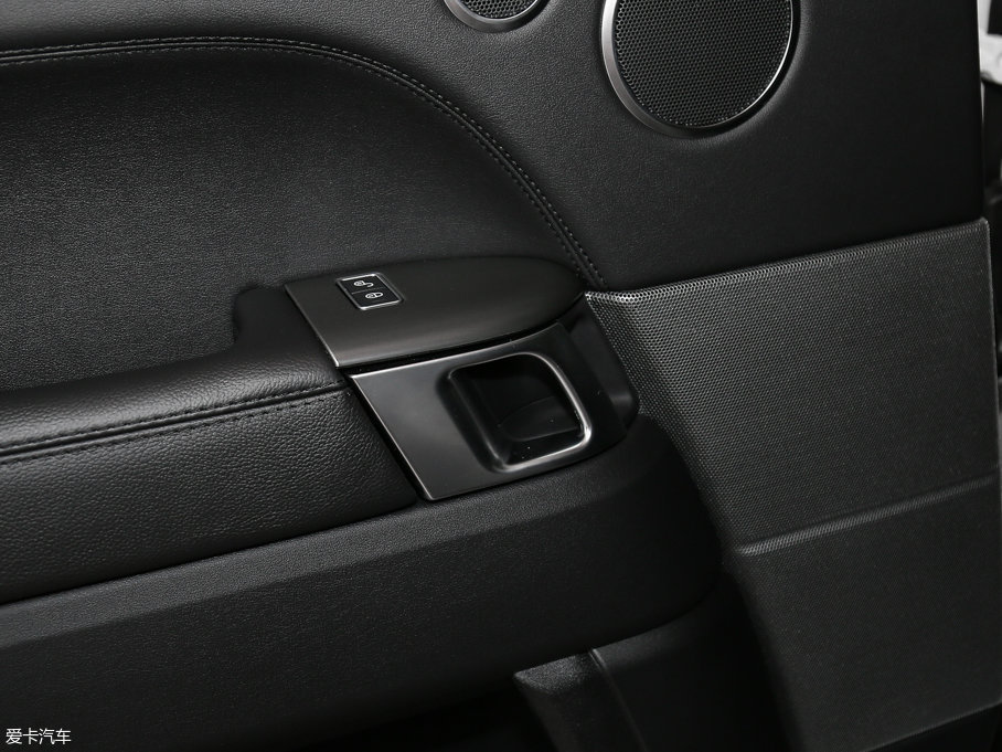 2017\ 3.0 V6 SC SE