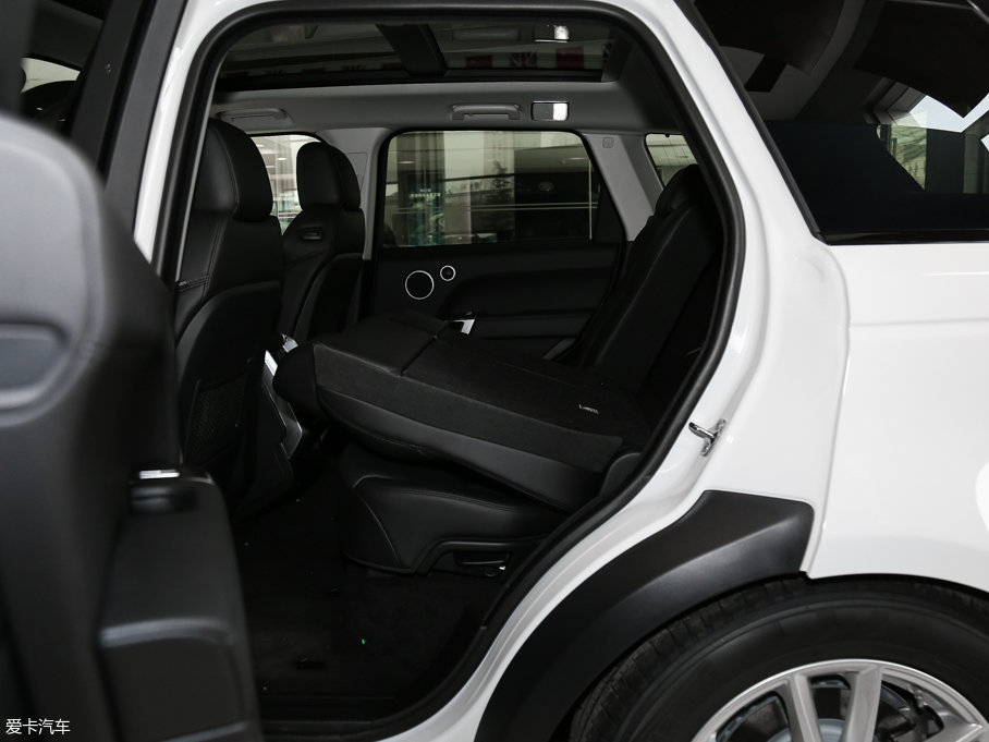 2017\ 3.0 V6 SC SE