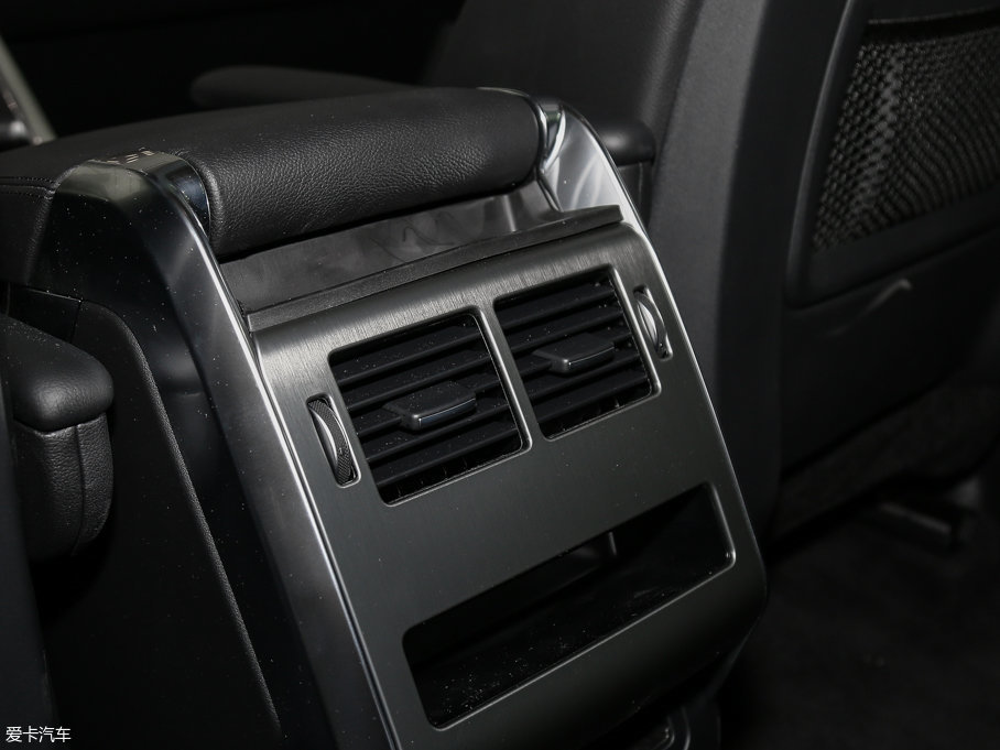 2017\ 3.0 V6 SC SE