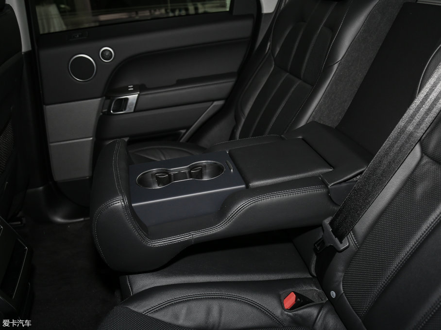 2017\ 3.0 V6 SC SE