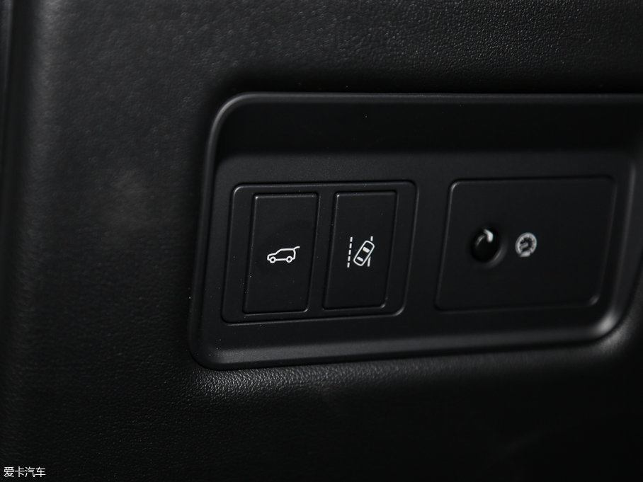 2017\ 3.0 V6 SC SE