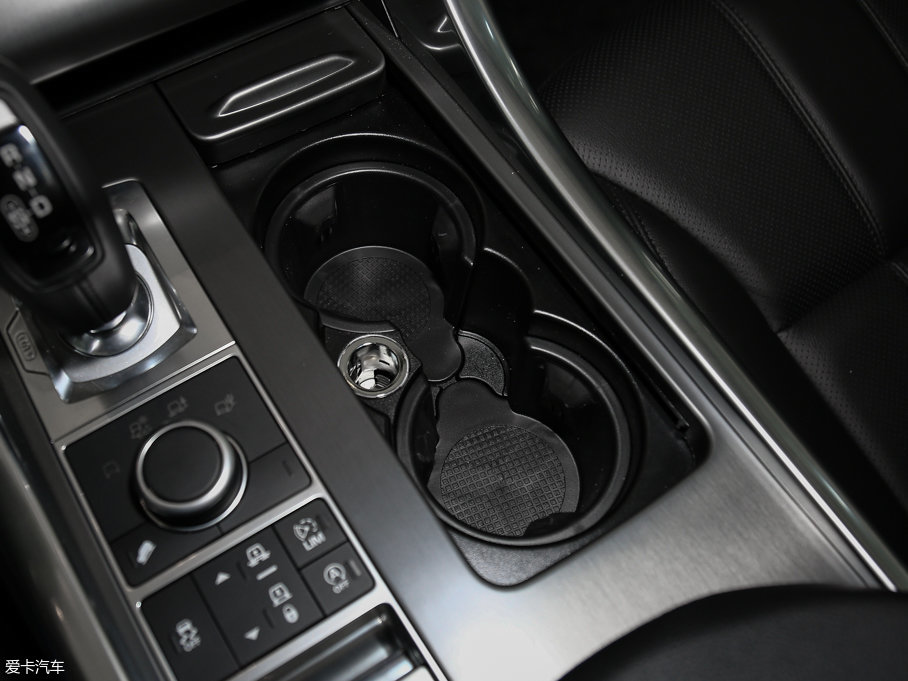 2017\ 3.0 V6 SC SE