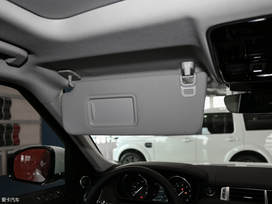 2017\ 3.0 V6 SC SE