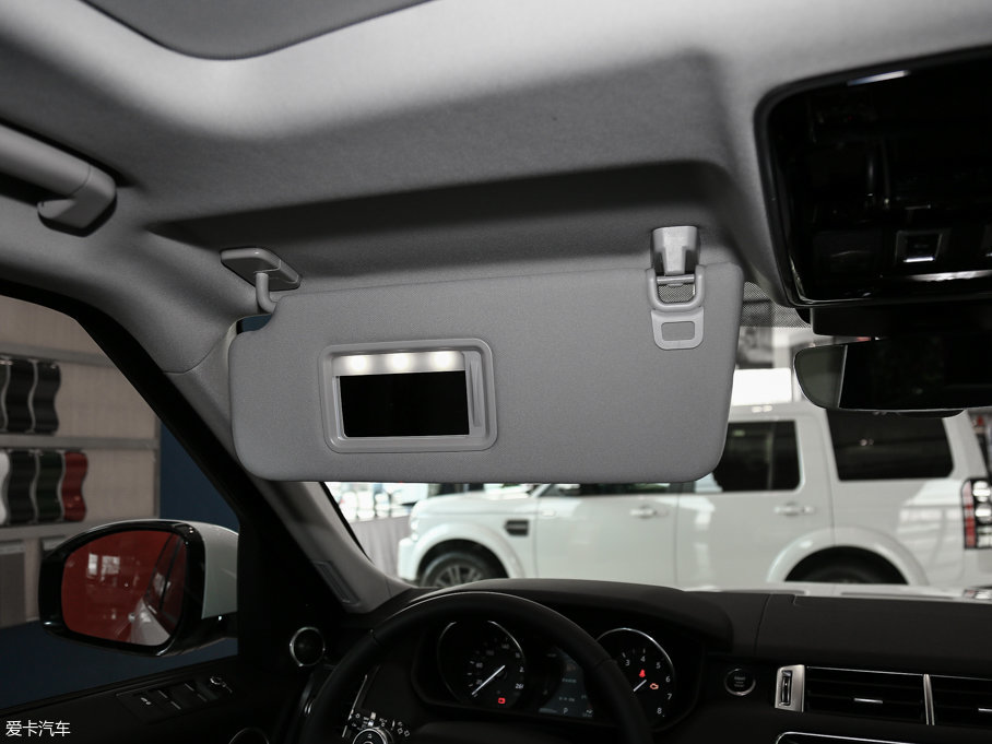 2017\ 3.0 V6 SC SE