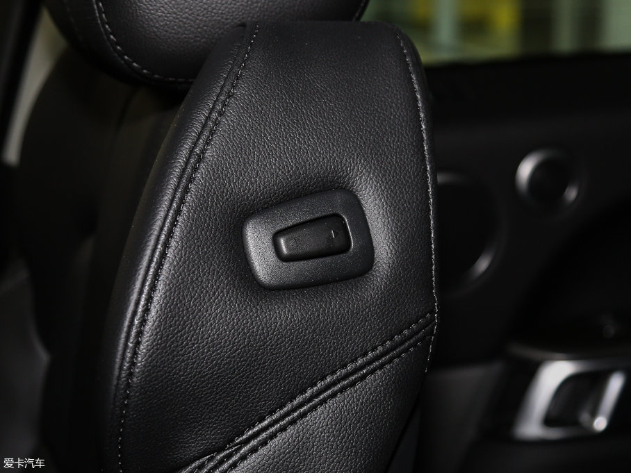 2017\ 3.0 V6 SC SE