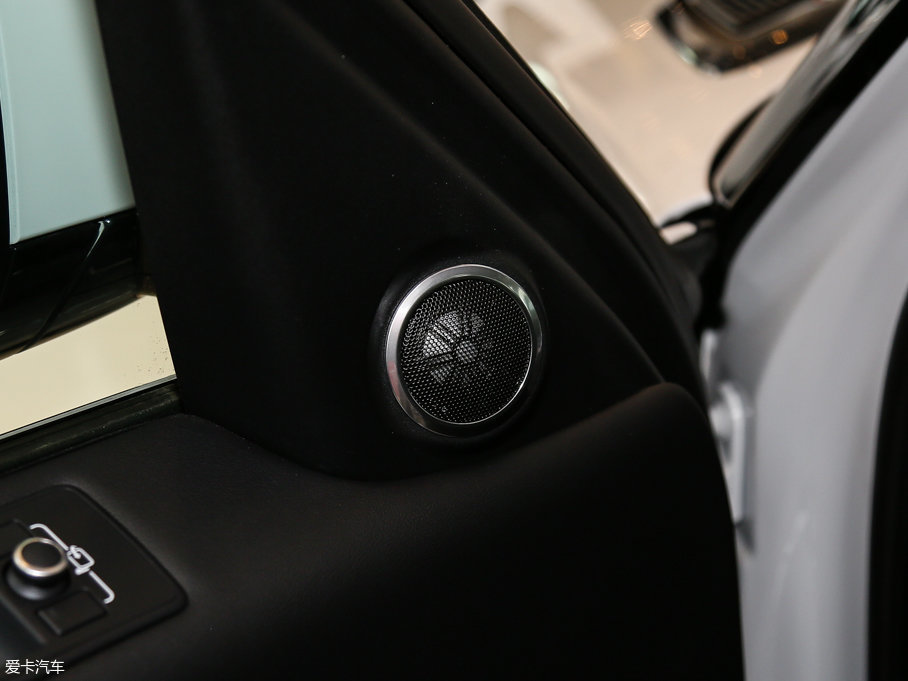 2017\ 3.0 V6 SC SE