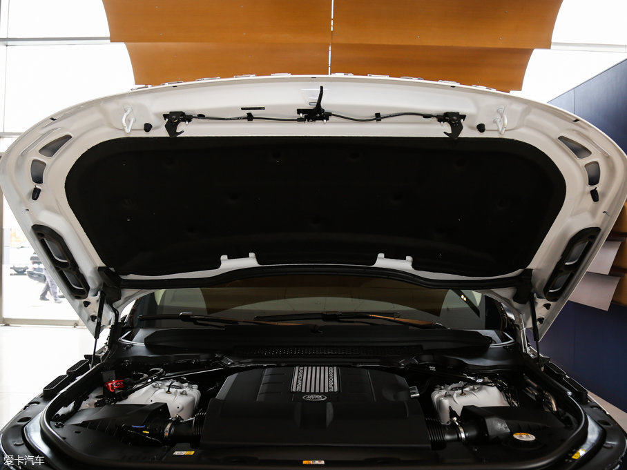 2017\ 3.0 V6 SC SE