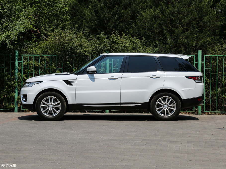 2017\ 3.0 V6 SC SE