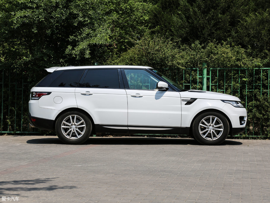 2017\ 3.0 V6 SC SE