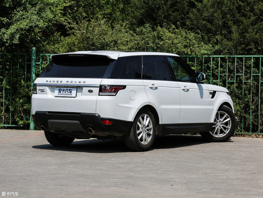 2017\ 3.0 V6 SC SE