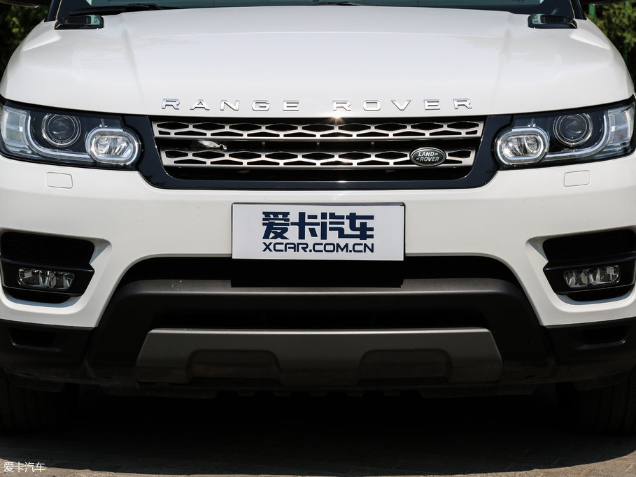 2017\ 3.0 V6 SC SE