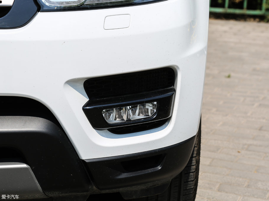 2017\ 3.0 V6 SC SE