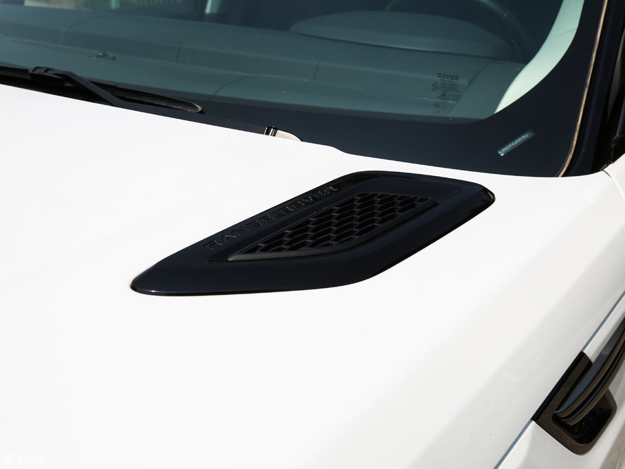 2017\ 3.0 V6 SC SE