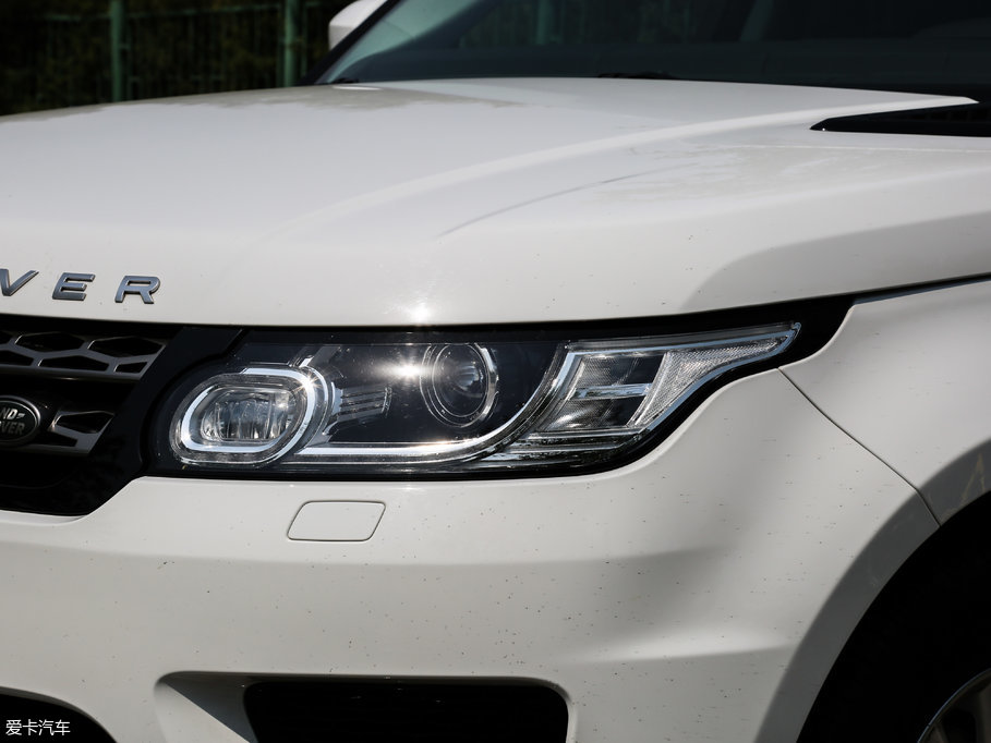 2017\ 3.0 V6 SC SE